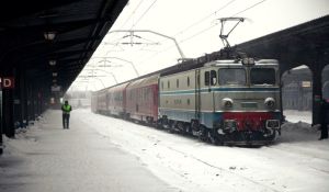 Circulaţia trenurilor, afectată de condiţiile meteo severe