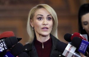 Gabriela Firea (Sursa foto: Twitter)