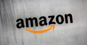 Comercianţi care folosesc platforma Amazon prinşi la mijloc