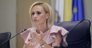 Gabriela Firea (Sursa foto: Twitter)