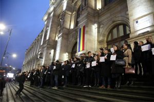 Protestele magistraţilor continuă