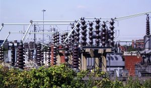 "Plafonarea preţurilor la electricitate este prevăzută de Comisia Europeană"