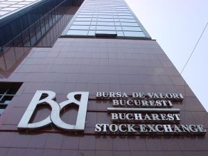 Valoarea tranzacţiilor pe piaţa reglemenetată a Bursei de la Bucureşti scade cu 51% 