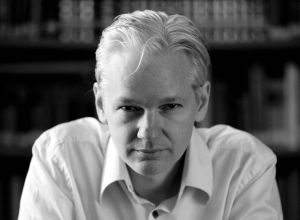 Julian Assange (Sursă foto: Twitter)