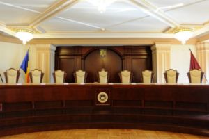 Au fost depuse patru candidaturi pentru postul de judecător la CCR