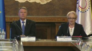 Klaus Iohannis şi Viorica Dăncilă (Sursa foto: Twitter)