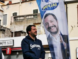 Salvini vrea să amendeze nave care salvează migranţi pe Mediterana