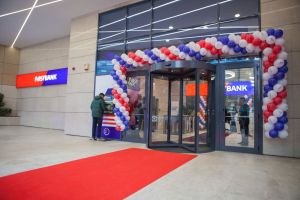 FIRST BANK, parteneriat cu PayPoint pentru plata ratelor la credite