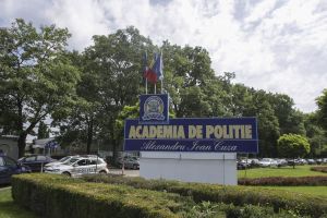 MAI solicită demisia rectorului şi a prorectorului Academiei de Poliţie 