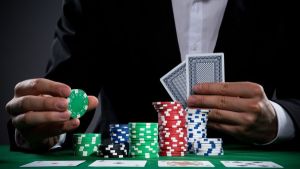 Casino online vs casino offline- avantaje şi dezavantaje