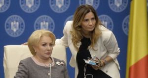 Viorica Dăncilă şi Anca Alexandrescu (Sursa foto: Twitter)