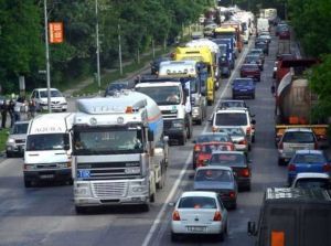 Transportatorii protestează marţi în Piaţa Constituţiei