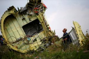 Cine sunt cei patru suspecţi în doborârea zborului MH17?