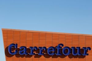 Carrefour îşi pregăteşte ieşirea de pe piaţa din China