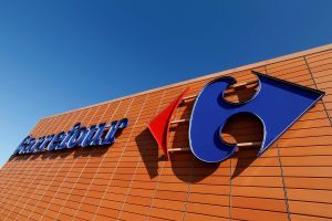 Carrefour încheie un parteneriat strategic cu Glovo 