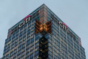 Sute de traderi Citigroup îşi pierd locul de muncă