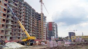 "Aproape 60% dintre cei care vor să cumpere locuinţe aleg apartamente noi"