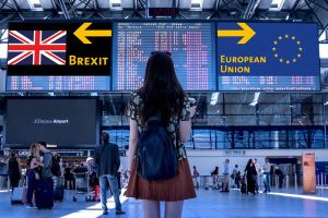 Guvernul britanic cere retailerilor să fie pregătiţi pentru un Brexit fără acord