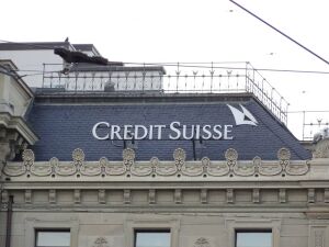 Fost bancher Credit Suisse a luat mită 45 de milioane de dolari