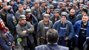 Liderii minerilor care protestează la Paroşeni şi Uricani, invitaţi la Palatul Victoria