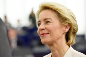 Ursula von der Leyen ( sursă foto: Twitter)