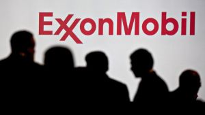 Exxon Mobil accelerează vânzarea de active, inclusiv din ţara noastră