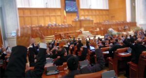 Legile "anti-cămătărie" au trecut de Senat