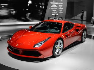 Primul Ferrari complet electric va apărea după 2025