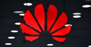 Operatorii polonezi continuă colaborarea cu Huawei, în ciuda poziţiei adoptate de Guvern