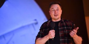 Acţiunile Tesla au urcat cu 17%, după profitul raportat de compania mixtă producătoare baterii deţinută cu Panasonic