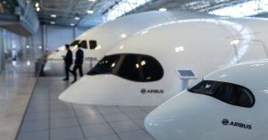 Airbus suspendă temporar activităţile de producţie şi asamblare în fabricile din Franţa şi Spania