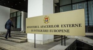 MAE a identificat mai multe variante de transport aerian pentru aducerea în ţară a românilor din Italia