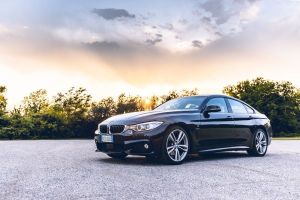 BMW amână contruirea fabricii din cauza pandemiei