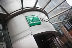 Turcia interzice băncilor locale să tranzacţioneze lire turceşti cu Citibank, BNP Paribas şi UBS