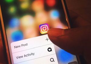 Instagram va depăşi Twitter ca sursă de ştiri 