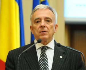 CNSAS îl acuză pe Isărescu că a turnat la Securitate două persoane