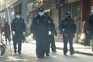 Poliţia din Hong Kong poate demara acum, percheziţii fără mandat