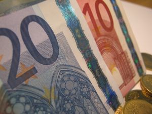 UE va susţine intrarea Bulgariei şi Croaţiei în zona euro