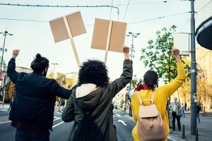 Ruşii protestează pentru guvernatorul provinciei Habarovsk, arestat şi acuzat pentru crimă