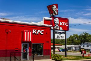 KFC va utiliza biotehnologia 3D pentru producerea aripioarelor de pui