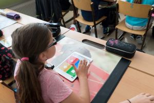 Ministerul Educaţiei organizează programul de formare pentru cadrele didactice "Teleşcoala profesorilor"