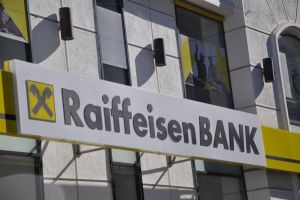 Profitul Raiffeisen Bank a scăzut de la 384 milioane lei la 280 milioane lei