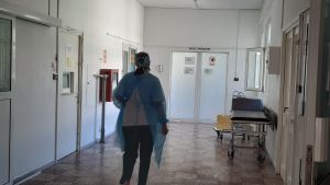 Spitalul COVID i-a lăsat pe râmniceni fără servicii medicale. Se cere redeschierea policlinicii