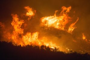 Peste 3.200 de persoane evacuate în Andaluzia, din cauza unui incendiu de pădure