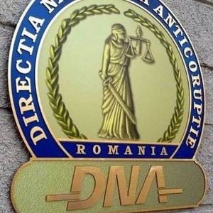 DNA a pus sub acuzare 3 poliţişti pentru luare de mită mâncare în valoare de 2.300 de lei