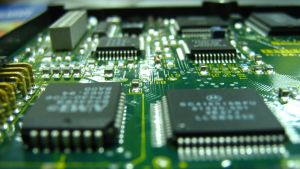 SUA analizează impunerea de restricţii de export către cel mai mare producător de semiconductori din China