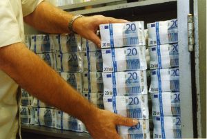 Grecia investeşte cinci miliarde de dolari pentru a renunţa la cărbune până în 2028