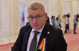 "PSD aruncă în aer finanţele României"