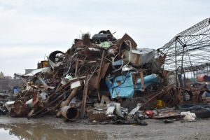 Statul a vândut fierul vechi din curtea lui Gheorghe Dincă