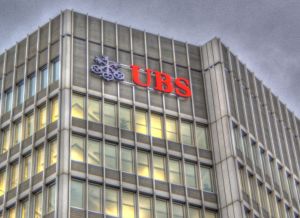 UBS explorează o fuziune cu Credit Suisse